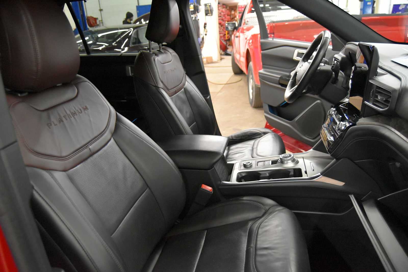 2023 Ford Explorer Platinum