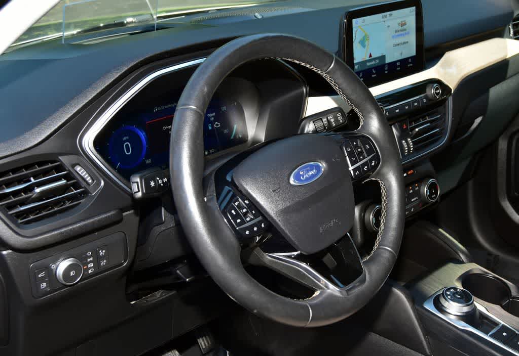 2022 Ford Escape Titanium Hybrid