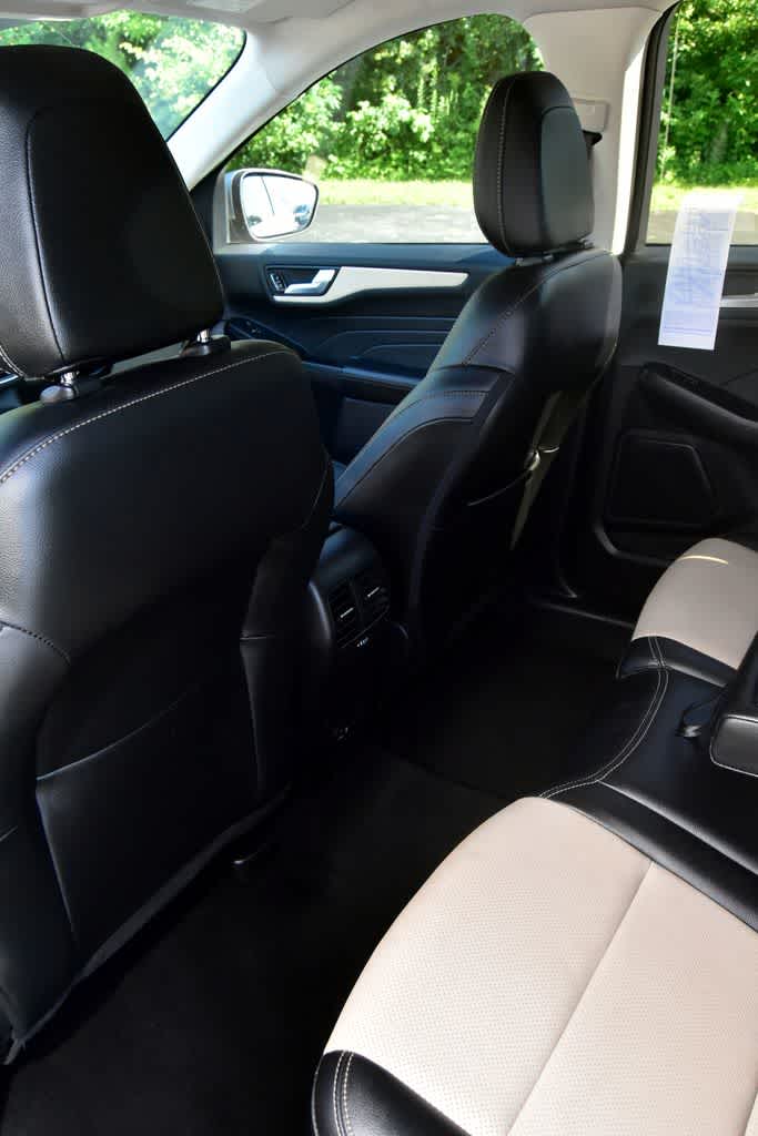 2022 Ford Escape Titanium Hybrid