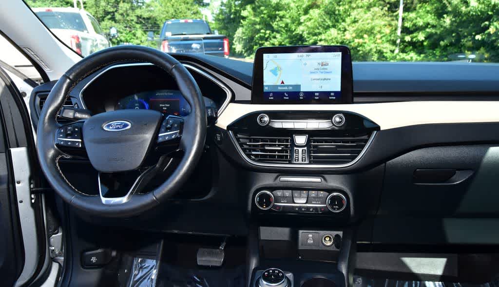 2022 Ford Escape Titanium Hybrid