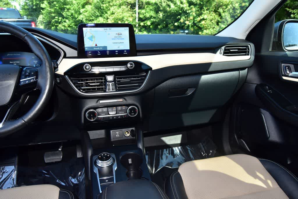 2022 Ford Escape Titanium Hybrid