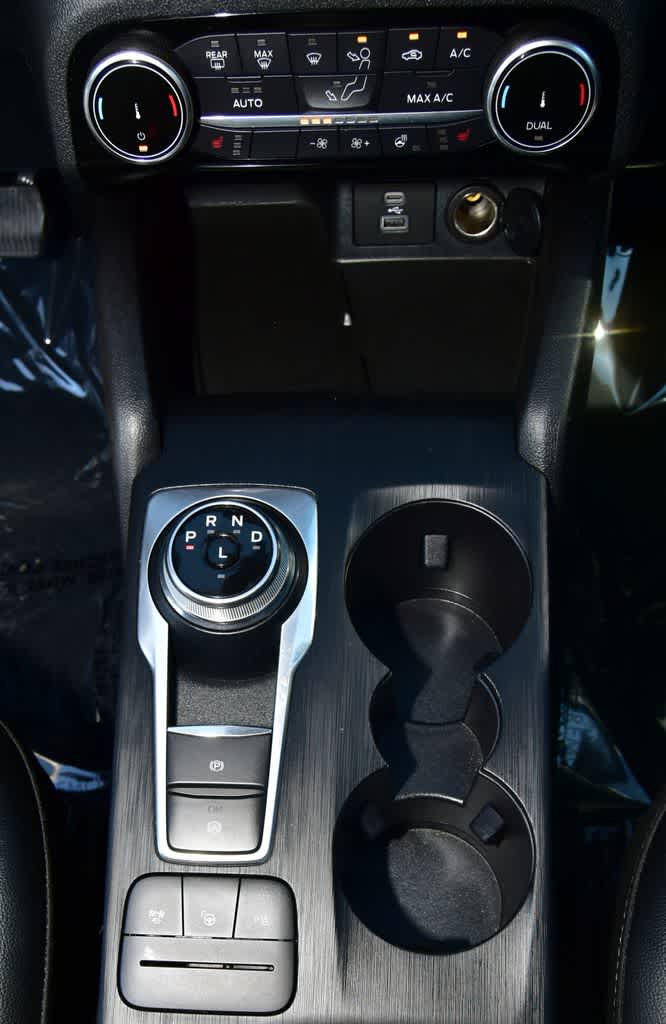 2022 Ford Escape Titanium Hybrid