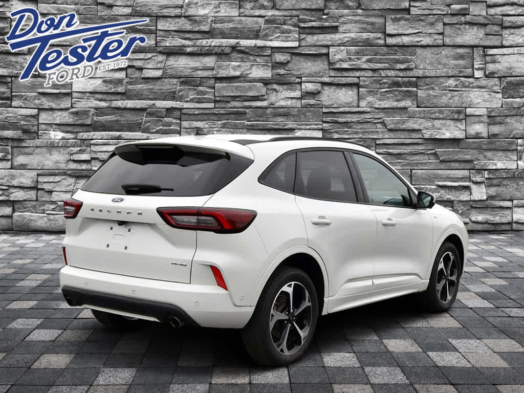 2023 Ford Escape ST-Line Elite