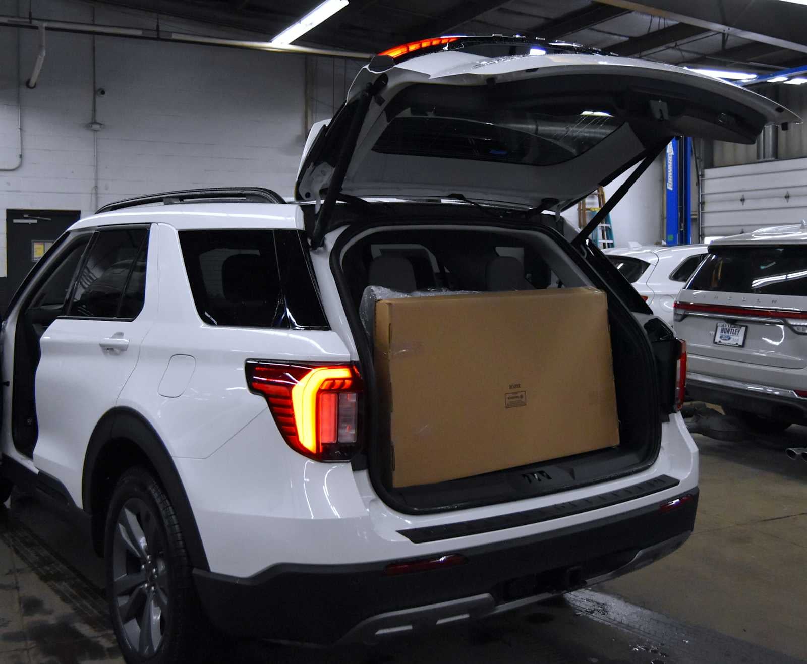 2026 Ford Explorer Active w/200A Pkg