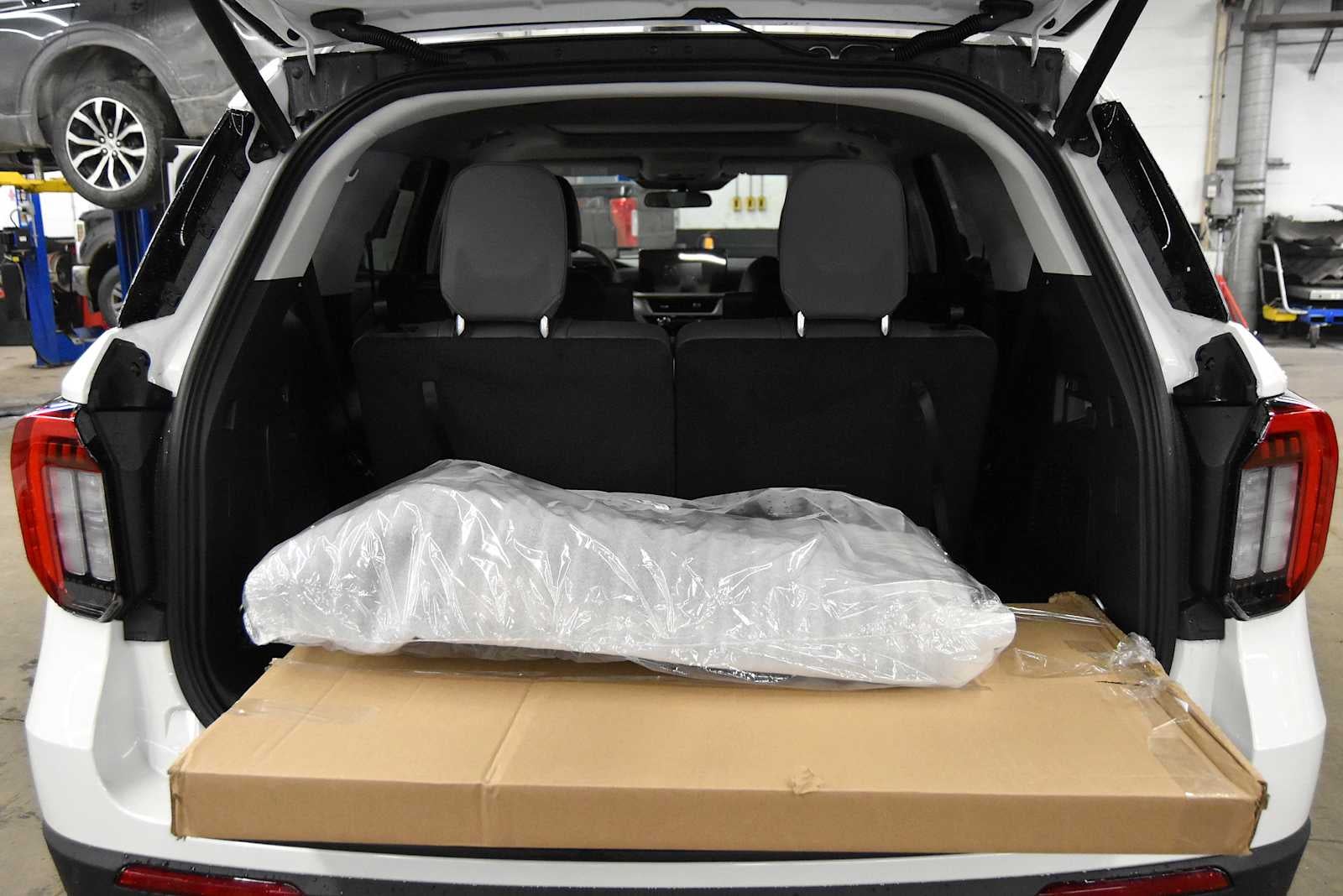 2026 Ford Explorer Active w/200A Pkg