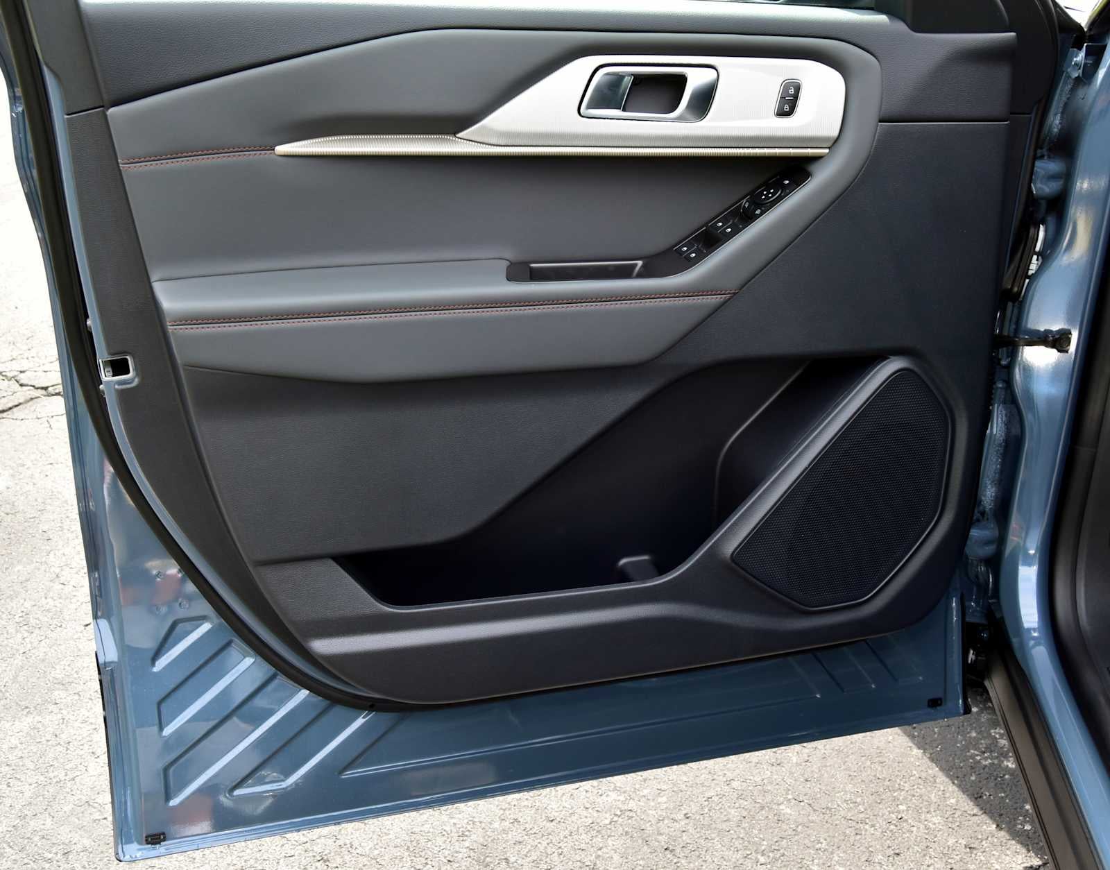 2027 Ford Explorer Active w/100A Pkg