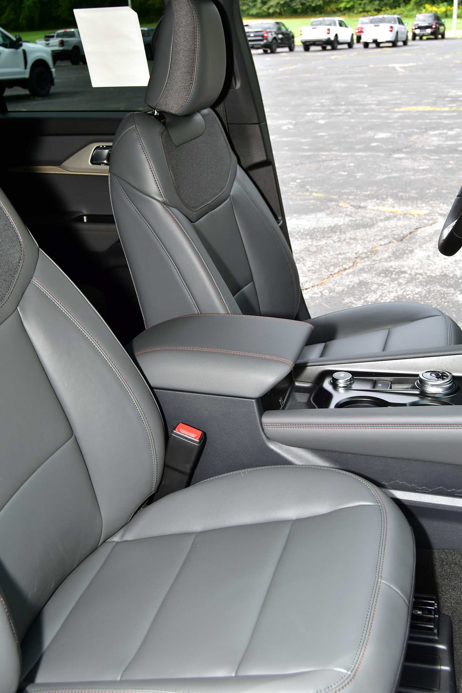 2027 Ford Explorer Active w/100A Pkg