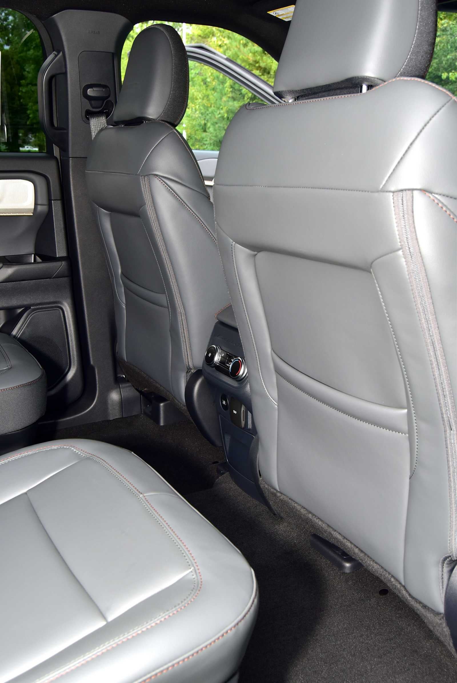 2027 Ford Explorer Active w/100A Pkg