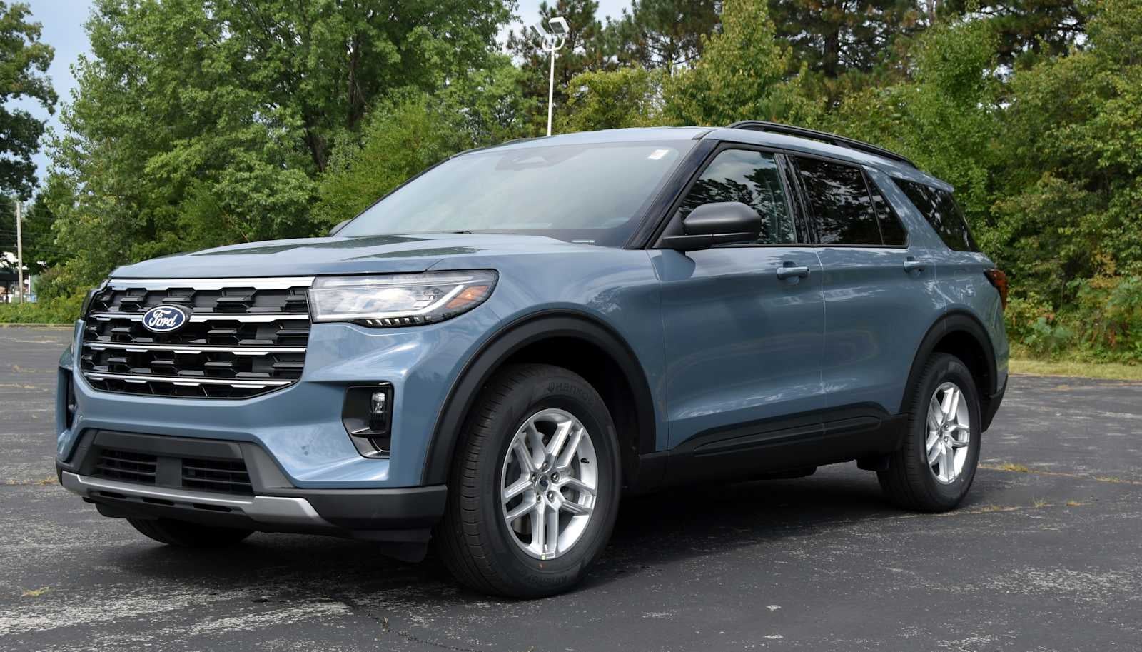2027 Ford Explorer Active w/100A Pkg