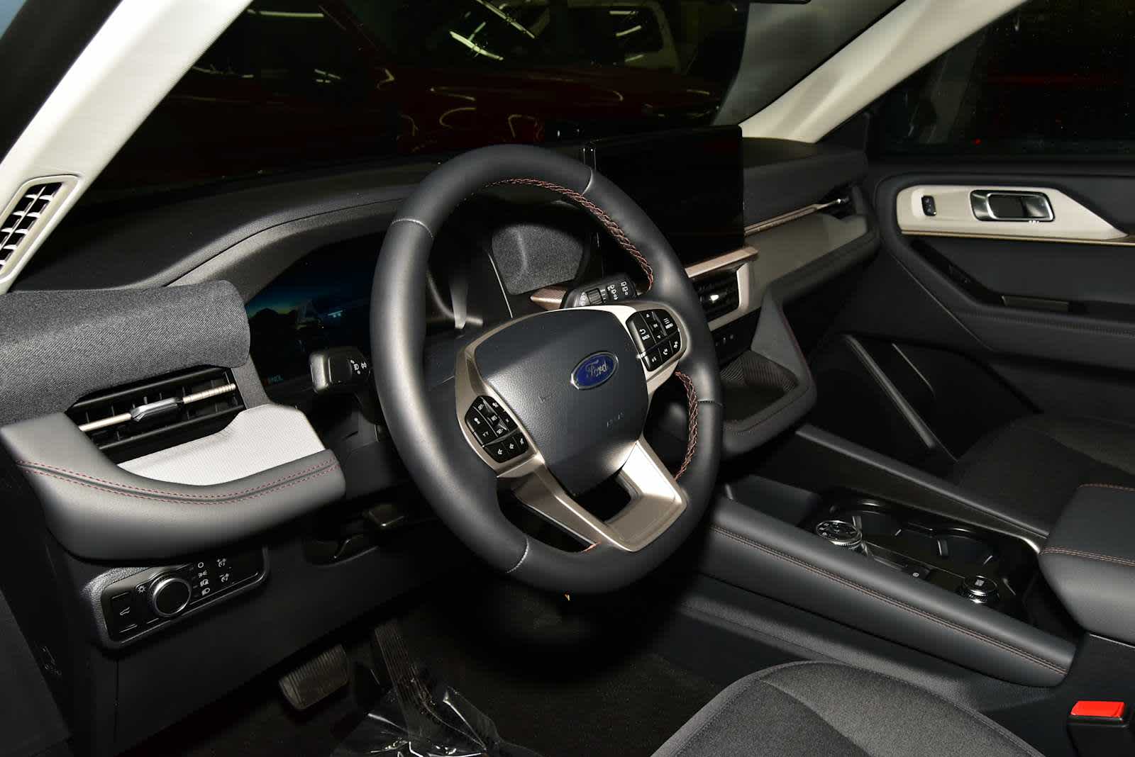 2026 Ford Explorer Active w/100A Pkg