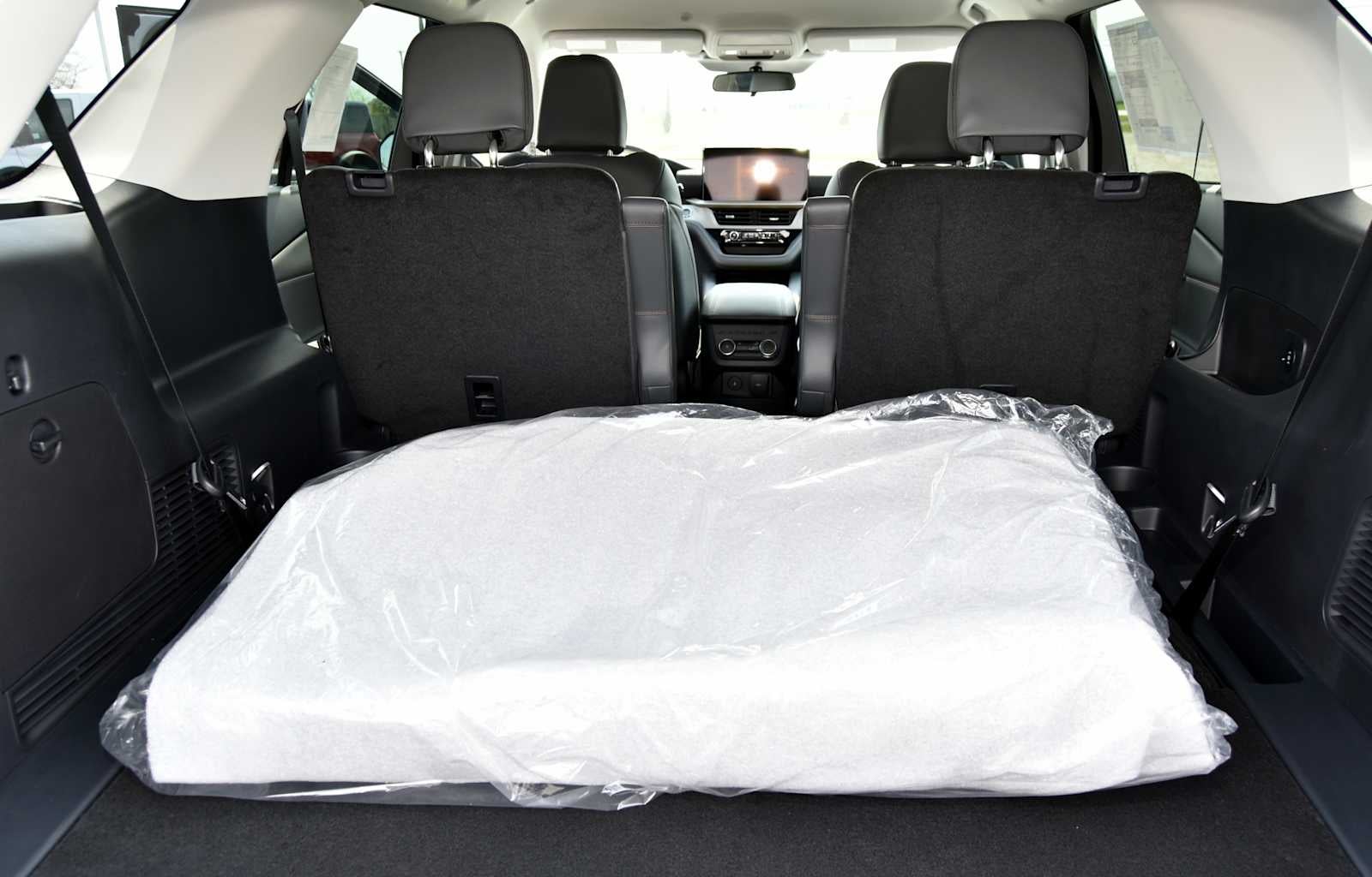 2026 Ford Explorer Active w/100A Pkg