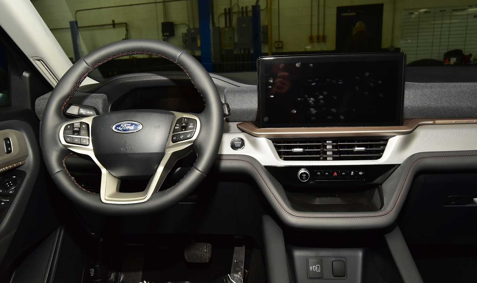 2026 Ford Explorer Active w/200A Pkg