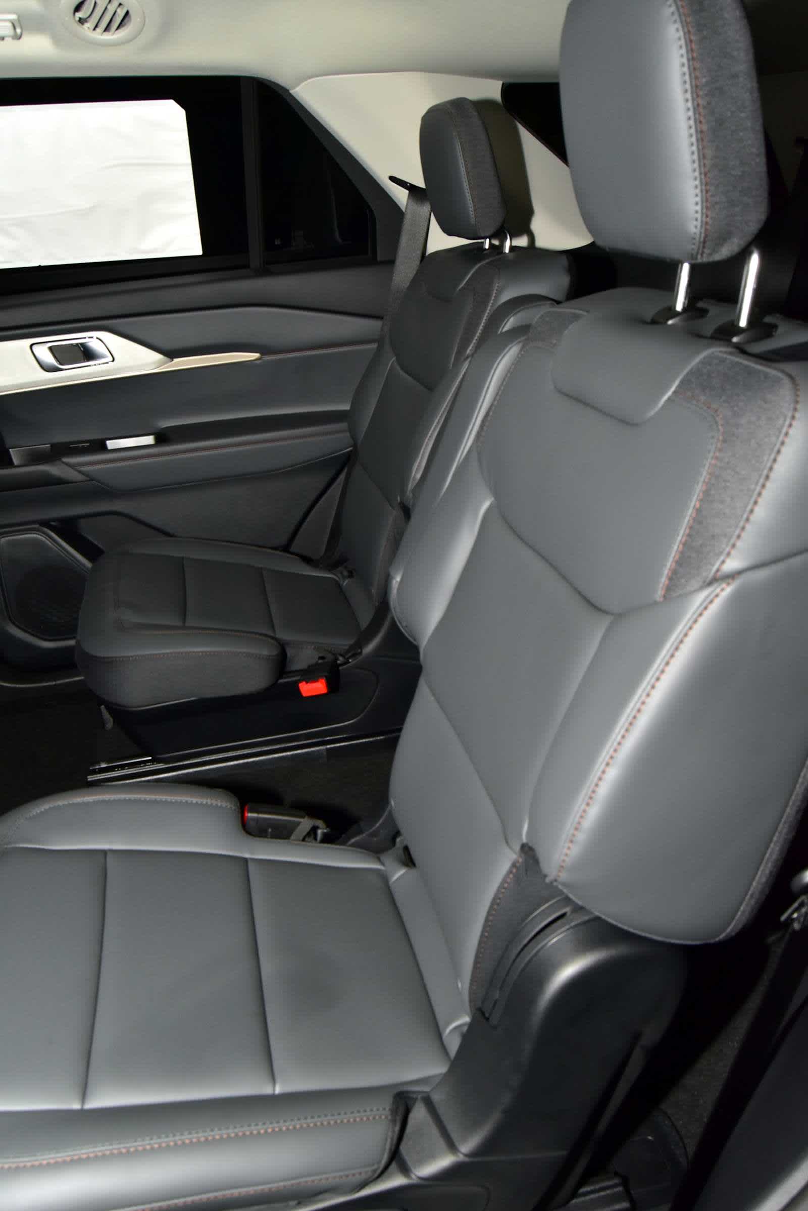 2026 Ford Explorer Active w/100A Pkg