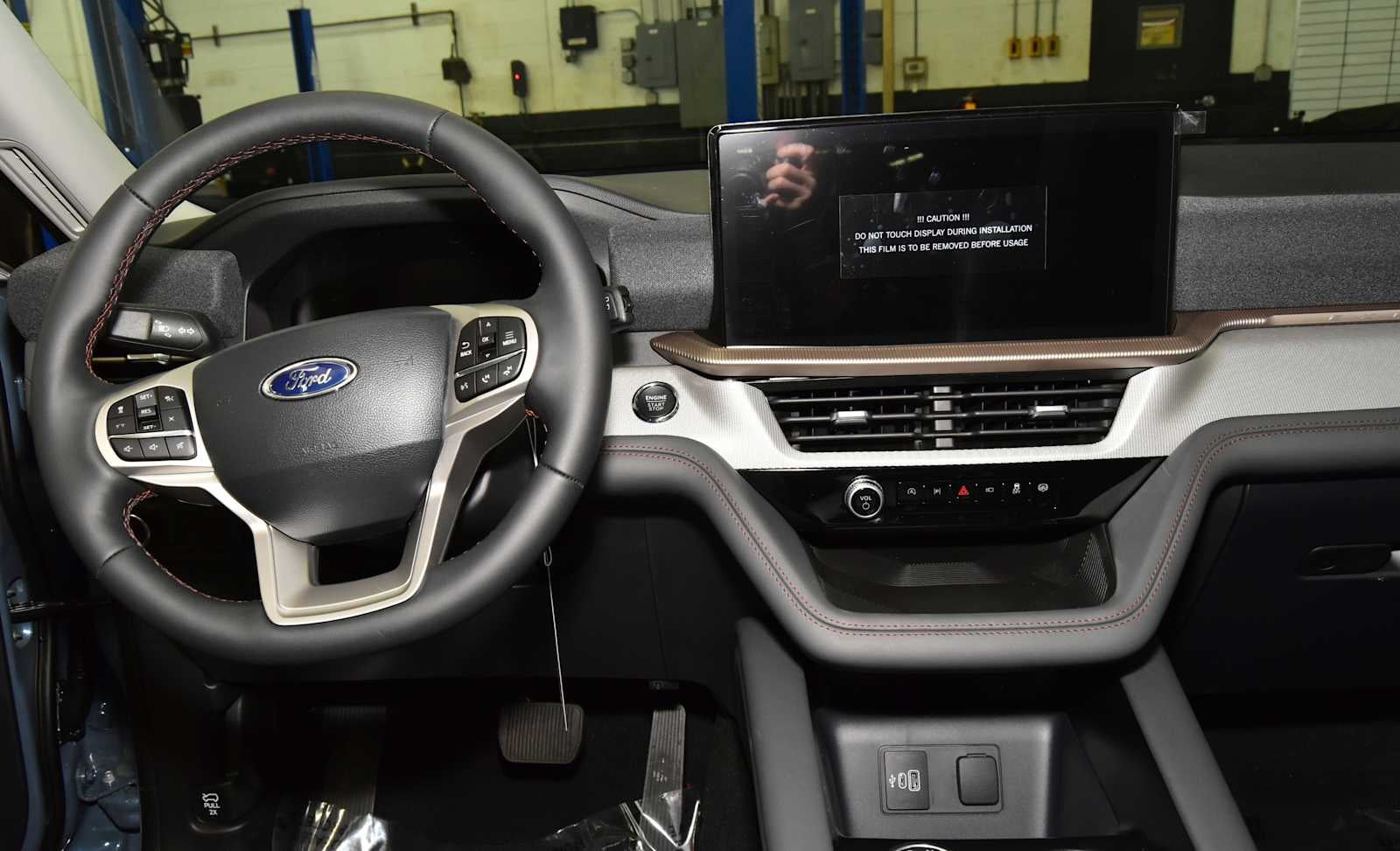 2026 Ford Explorer Active w/200A Pkg