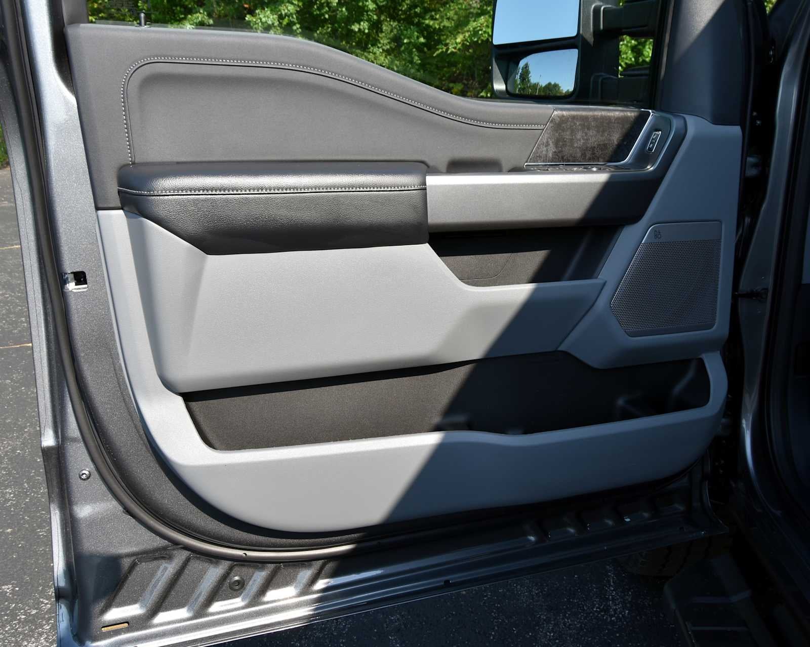 2027 Ford Super Duty F-250 SRW F-250® XLT