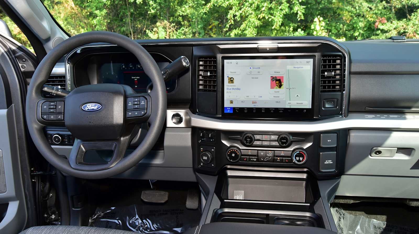 2027 Ford Super Duty F-250 SRW F-250® XLT