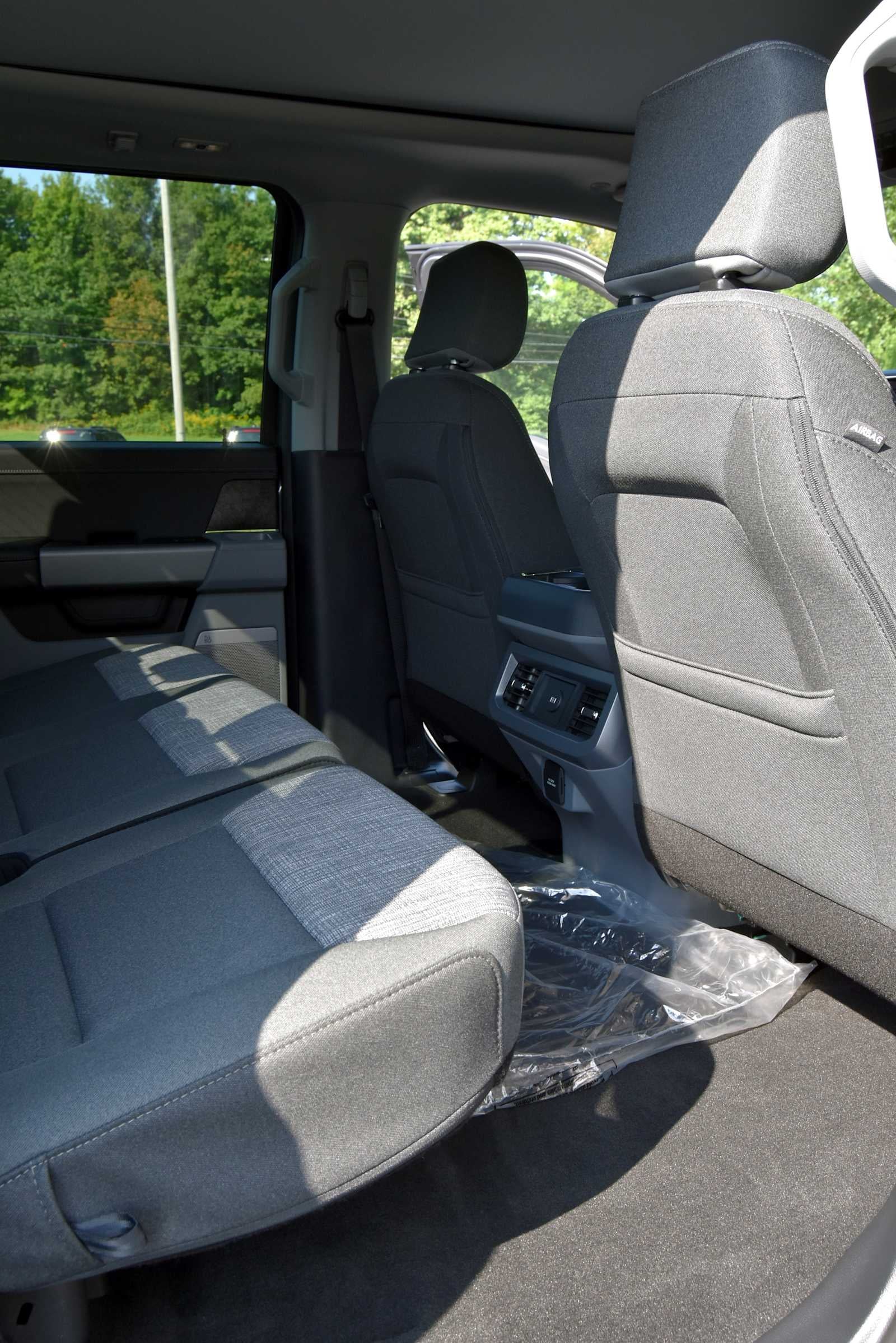 2027 Ford Super Duty F-250 SRW F-250® XLT