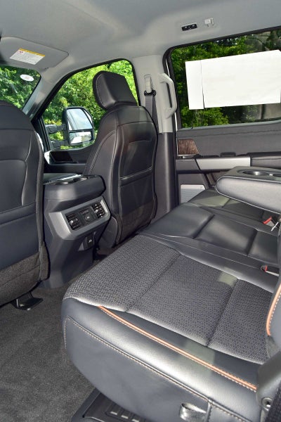 2026 Ford Super Duty F-350 SRW LARIAT