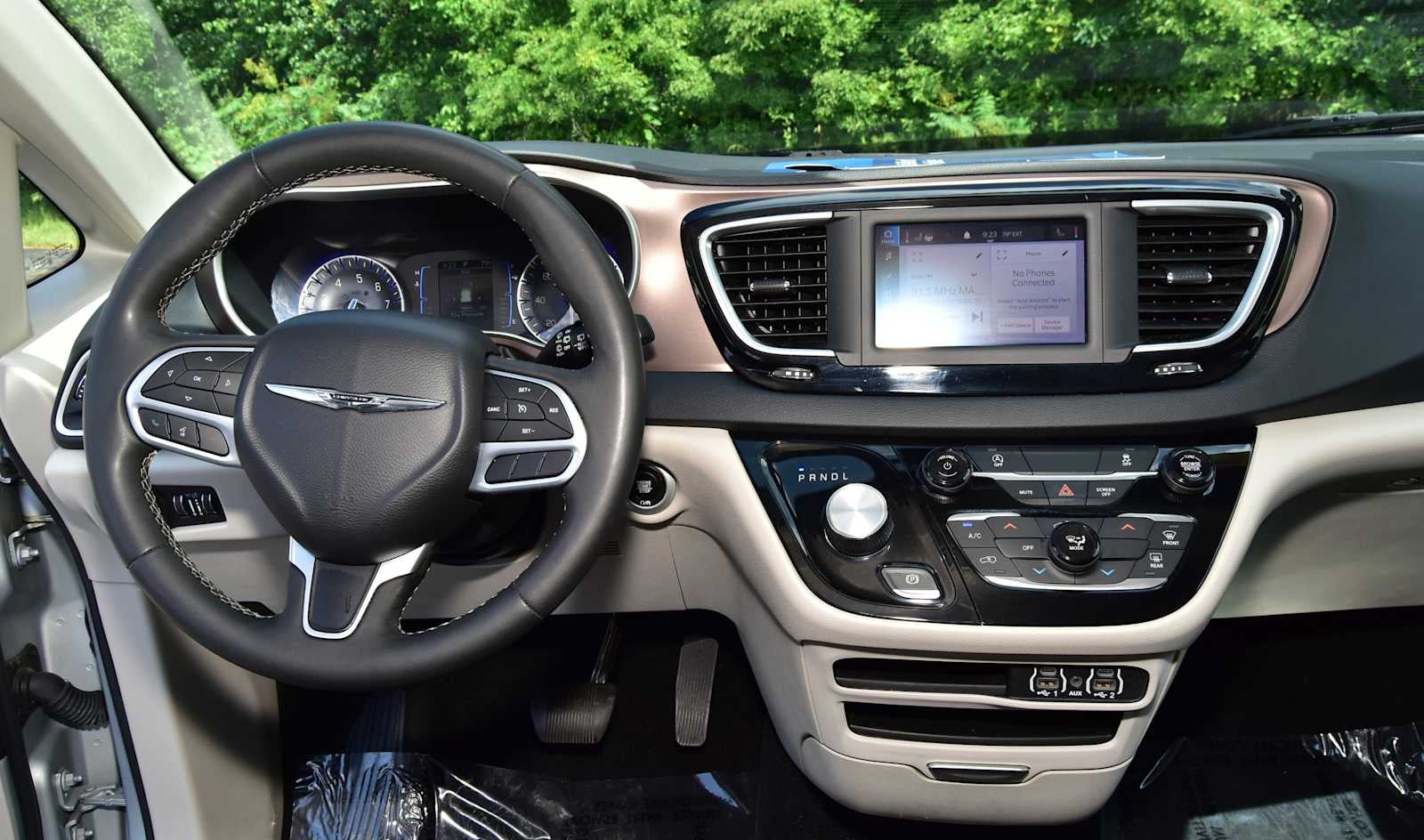 2022 Chrysler Voyager LX