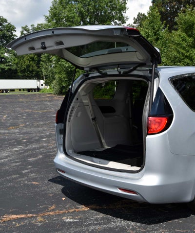 2022 Chrysler Voyager LX