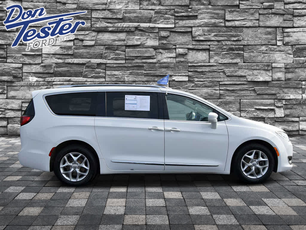 Used 2018 Chrysler Pacifica Touring L Plus with VIN 2C4RC1EG9JR234493 for sale in Norwalk, OH