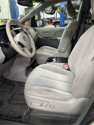 2014 Toyota Sienna LE