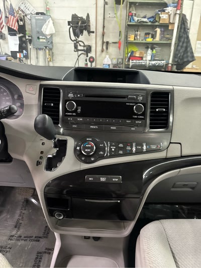 2014 Toyota Sienna LE