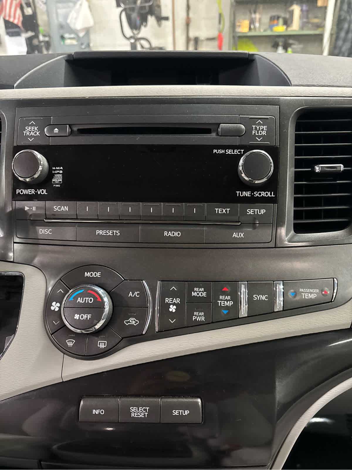 2014 Toyota Sienna LE