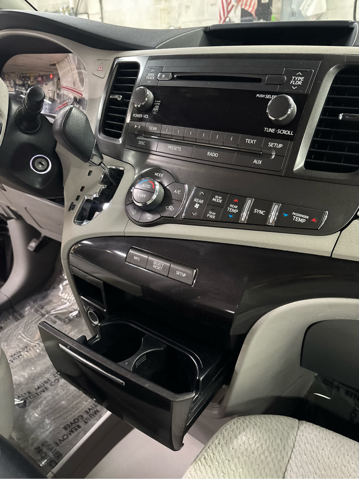 2014 Toyota Sienna LE