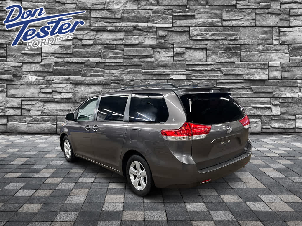 2014 Toyota Sienna LE