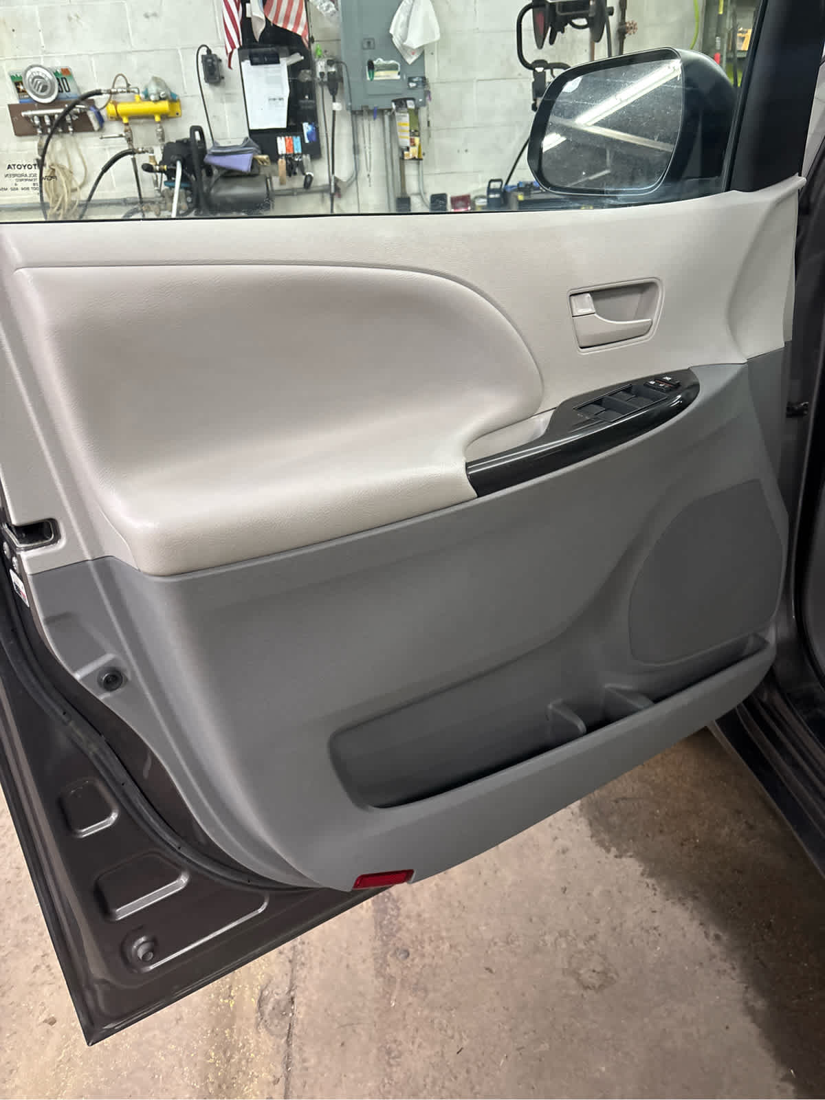 2014 Toyota Sienna LE